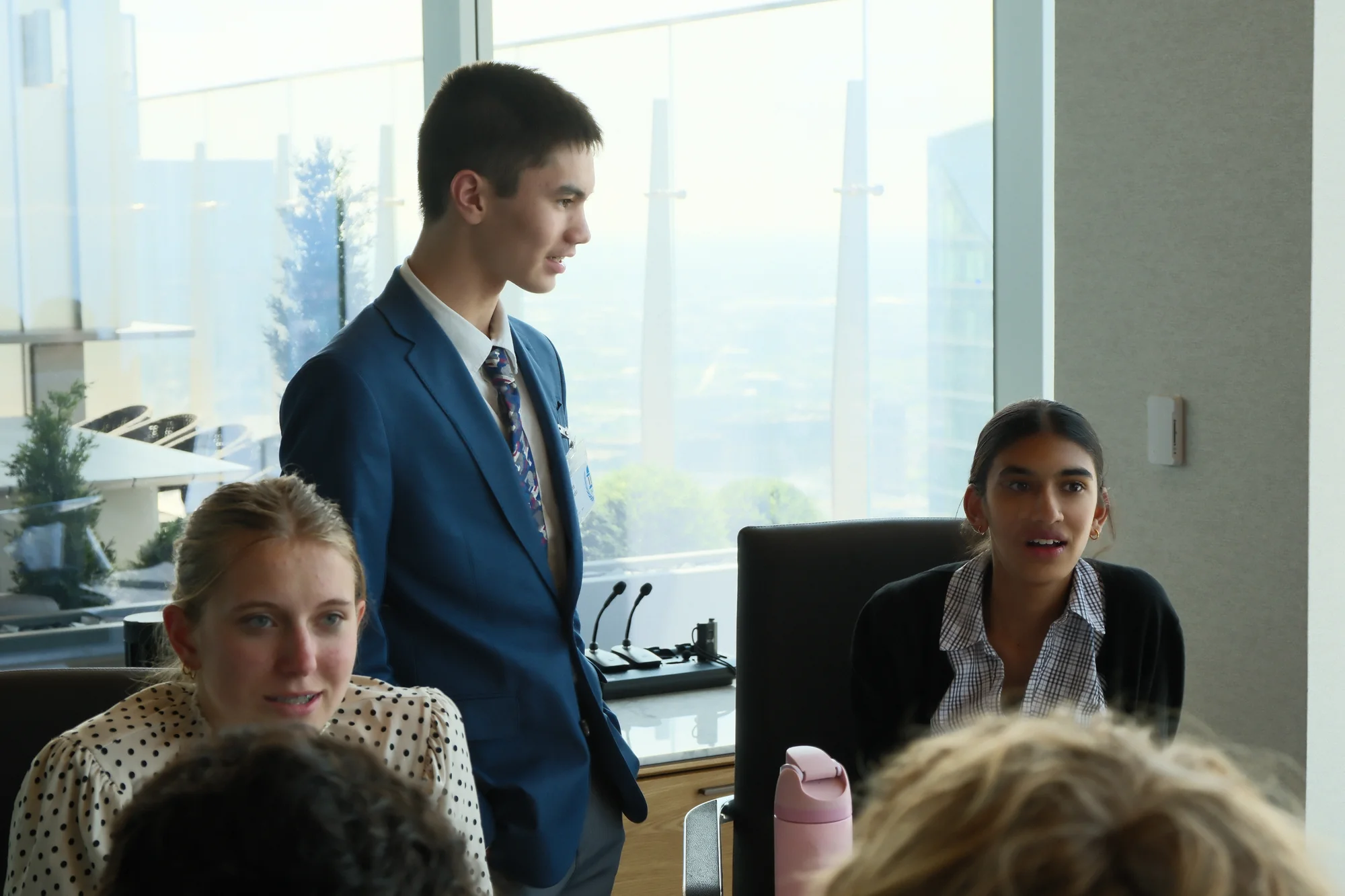 JAMUN delegates collaborating during committee.